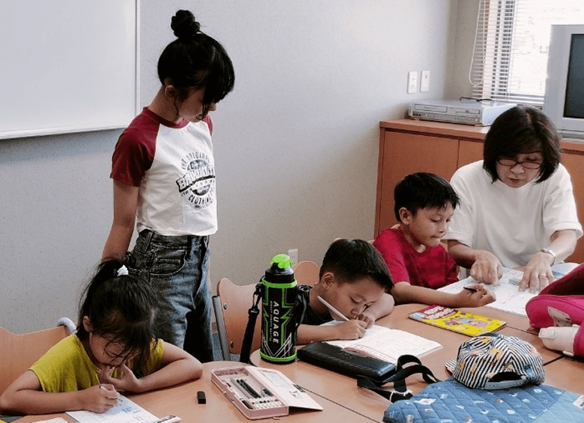 外国人児童学習支援の様子1
